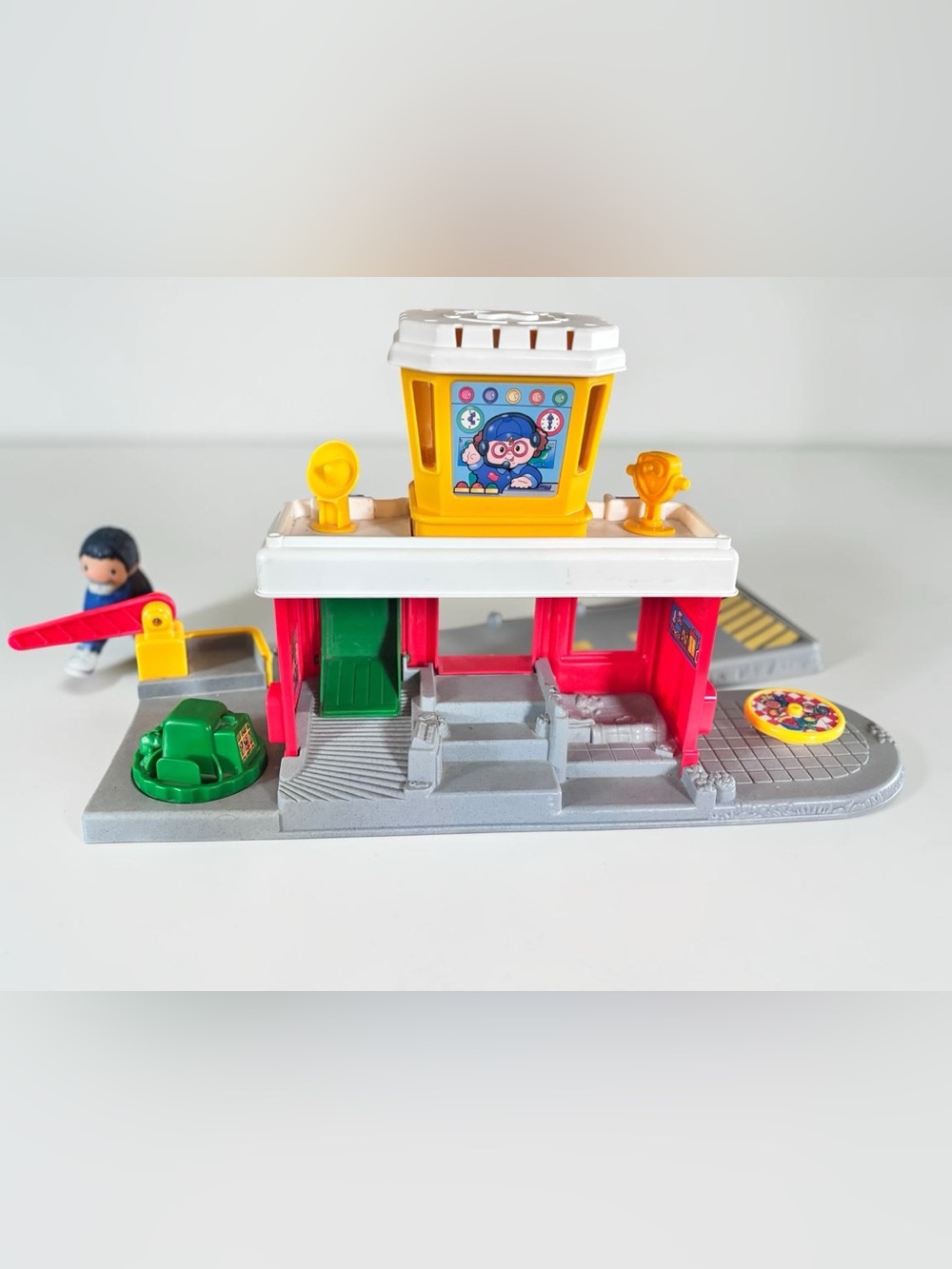 Vintage Fisher Price Little People Airport Playset Figure Toy